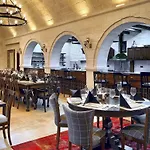 Seraphim Cave & Hotell 5*