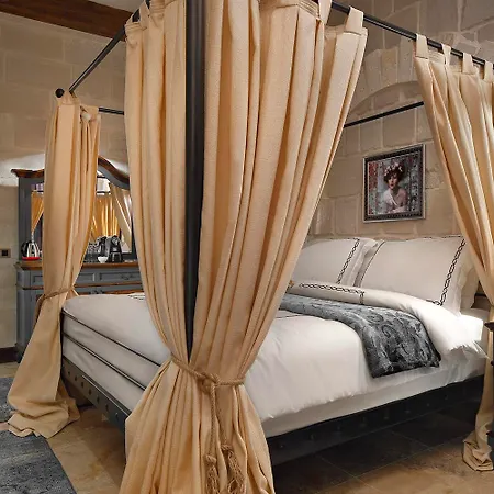 Seraphim Cave & Ξενοδοχείο Ουργκούπ