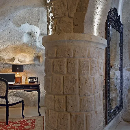 Seraphim Cave & 5* Ουργκούπ