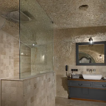 Seraphim Cave & מלון 5*