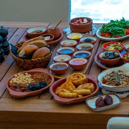 Seraphim Cave & מלון 5*