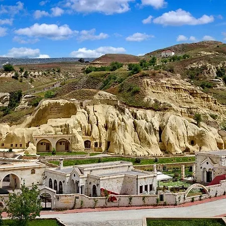 Seraphim Cave & מלון 5*