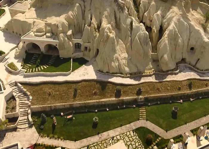 Seraphim Cave & Hotel