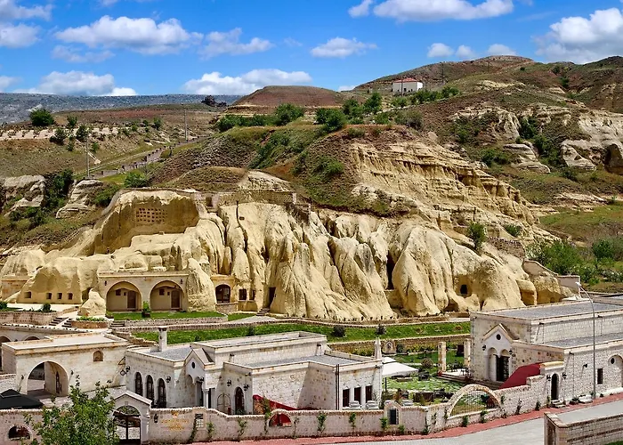 Seraphim Cave & أوروغوبْ