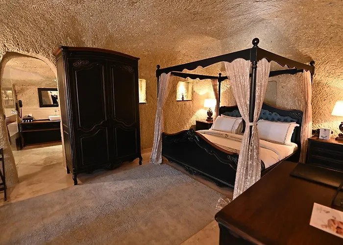 Seraphim Cave & فندق أوروغوبْ