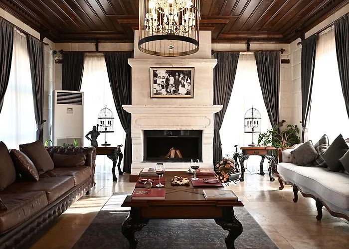 Seraphim Cave & 5* أوروغوبْ