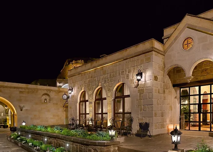 Seraphim Cave & أوروغوبْ