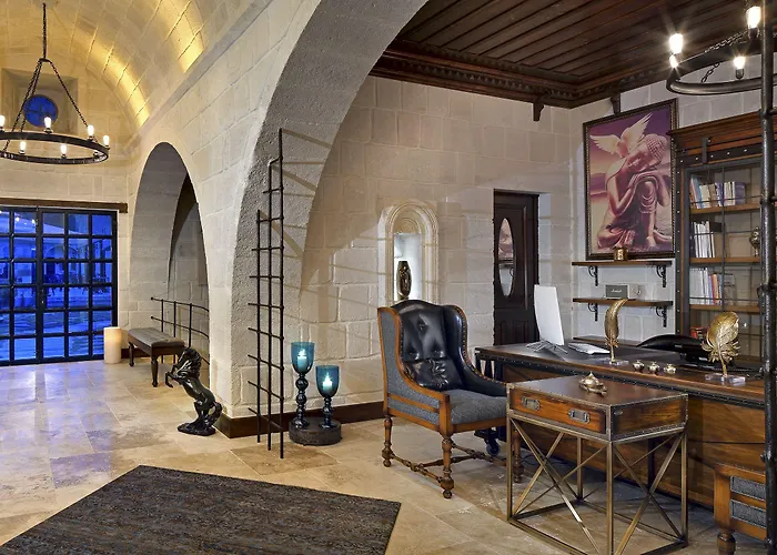 Seraphim Cave & Hotel