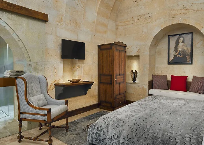 Seraphim Cave & Hotel