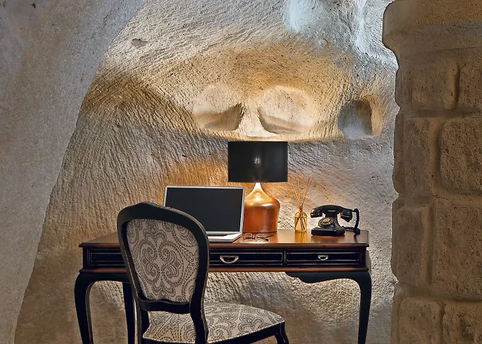 Seraphim Cave & 5* Ουργκούπ