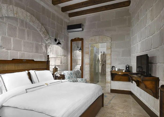 فندق Seraphim Cave & 5*