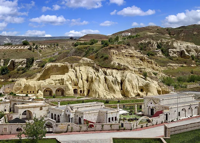 Seraphim Cave & Ουργκούπ