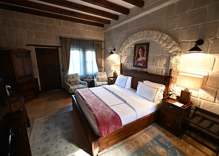 Seraphim Cave & Hotel